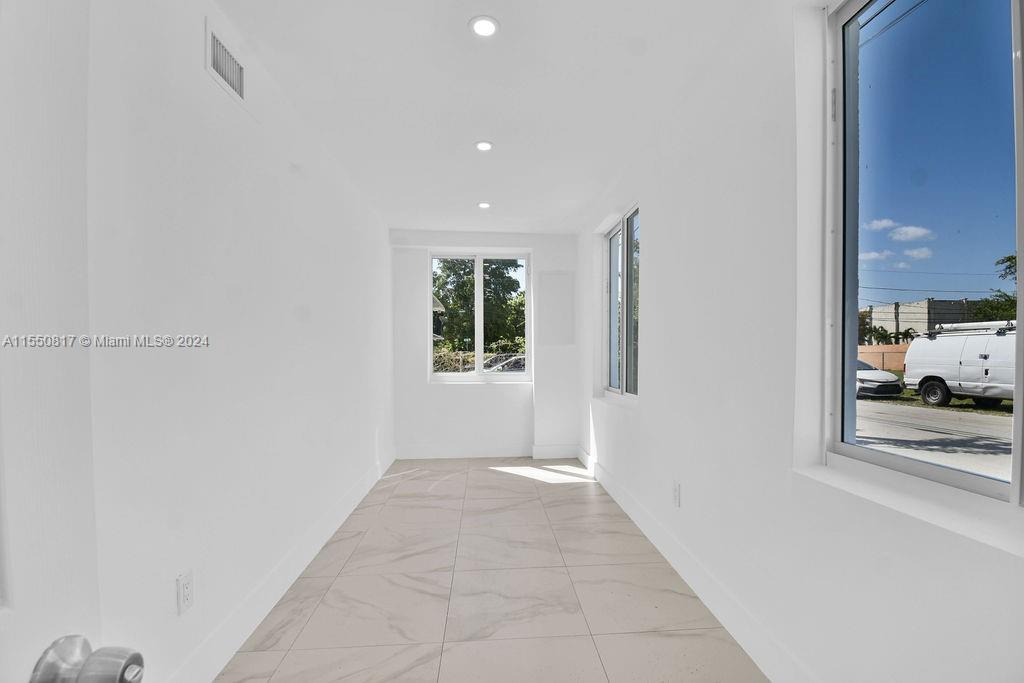 DE LEON PARK - Residential Income