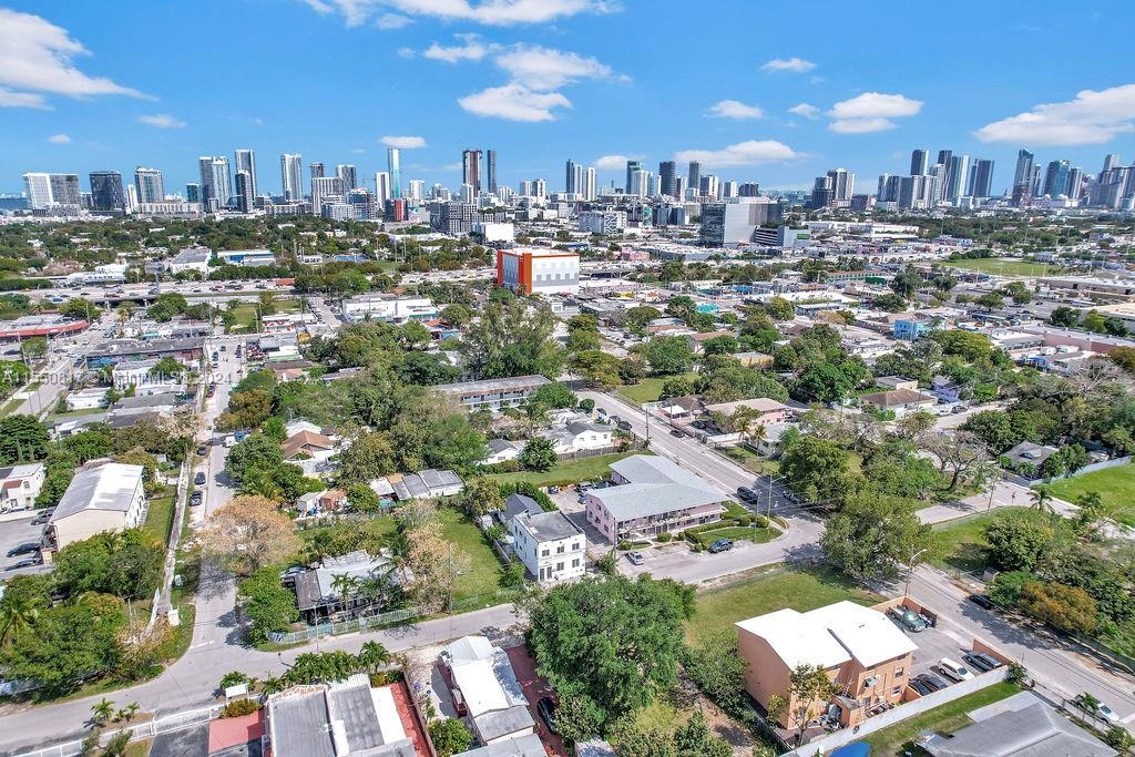 DE LEON PARK - Residential Income