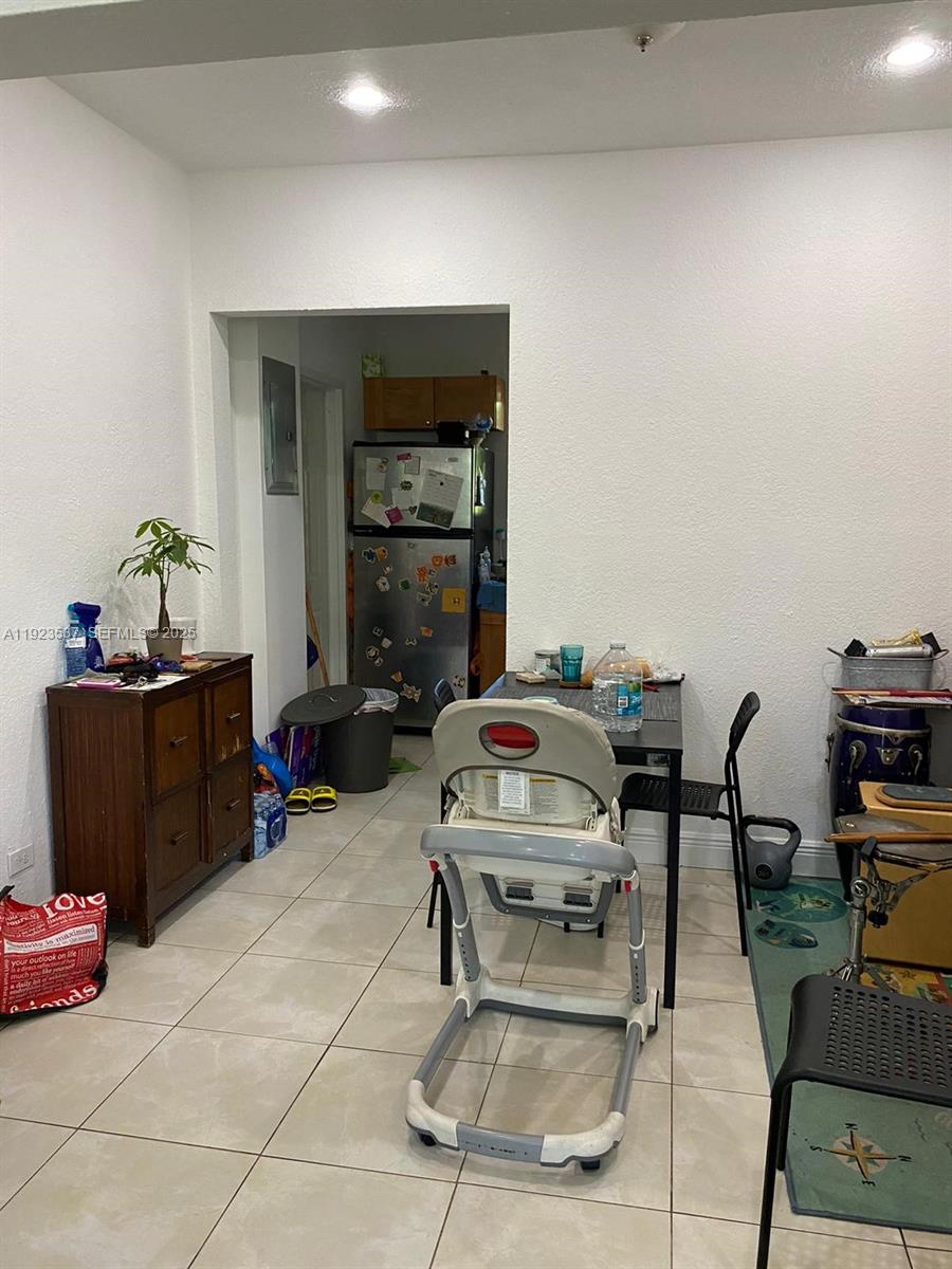 BISCAYNE BCH SUB - Residential Income