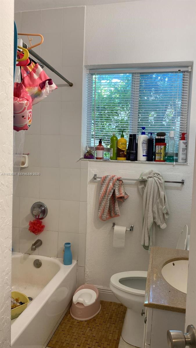 BISCAYNE BCH SUB - Residential Income