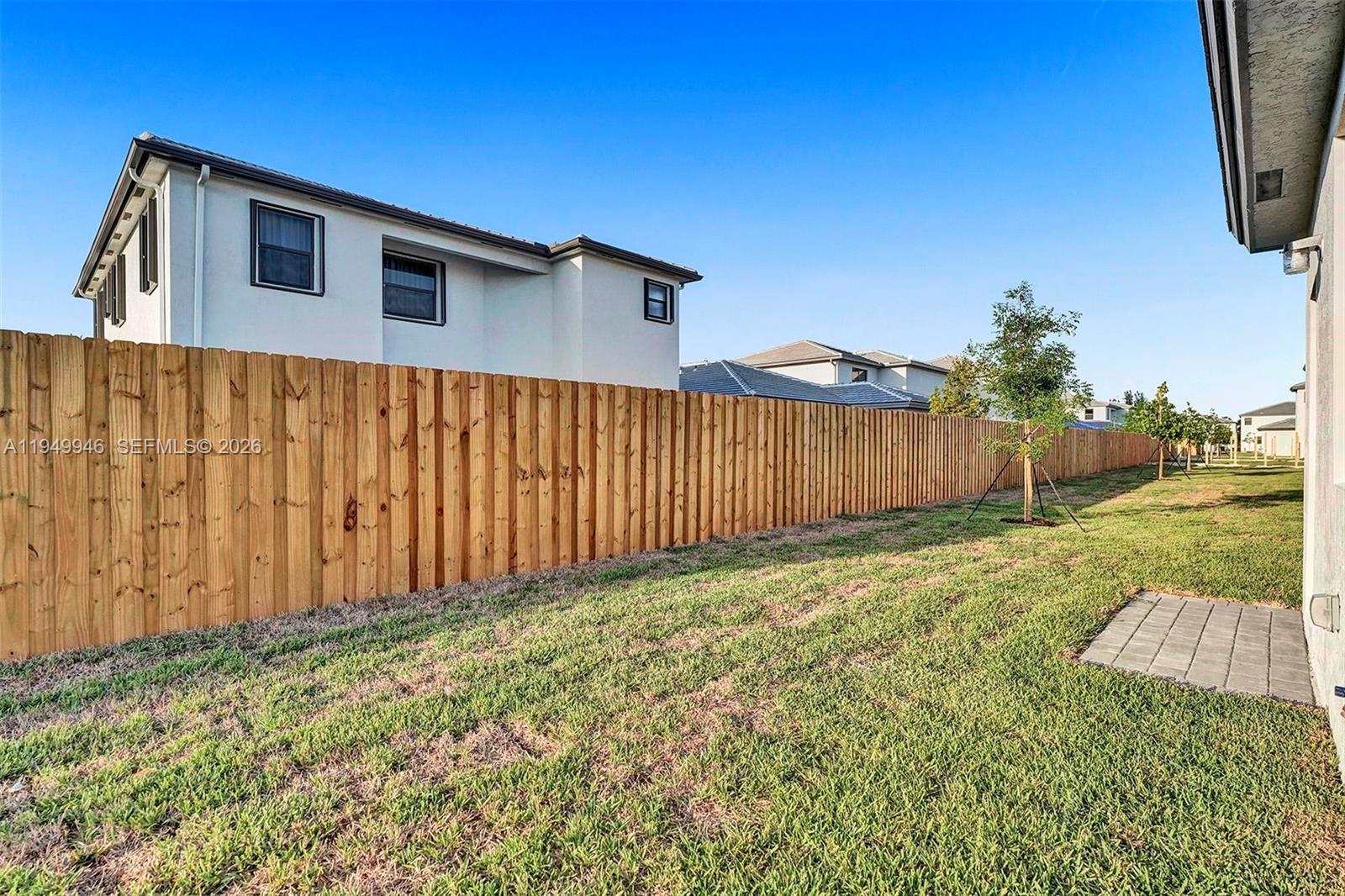 PINE VISTA - Residential