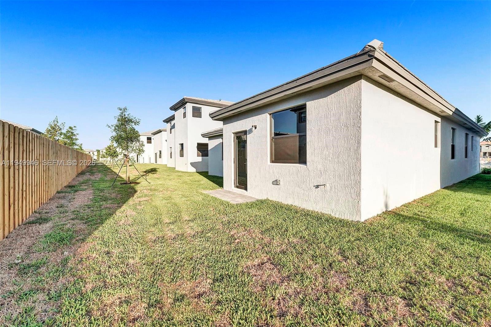 PINE VISTA - Residential