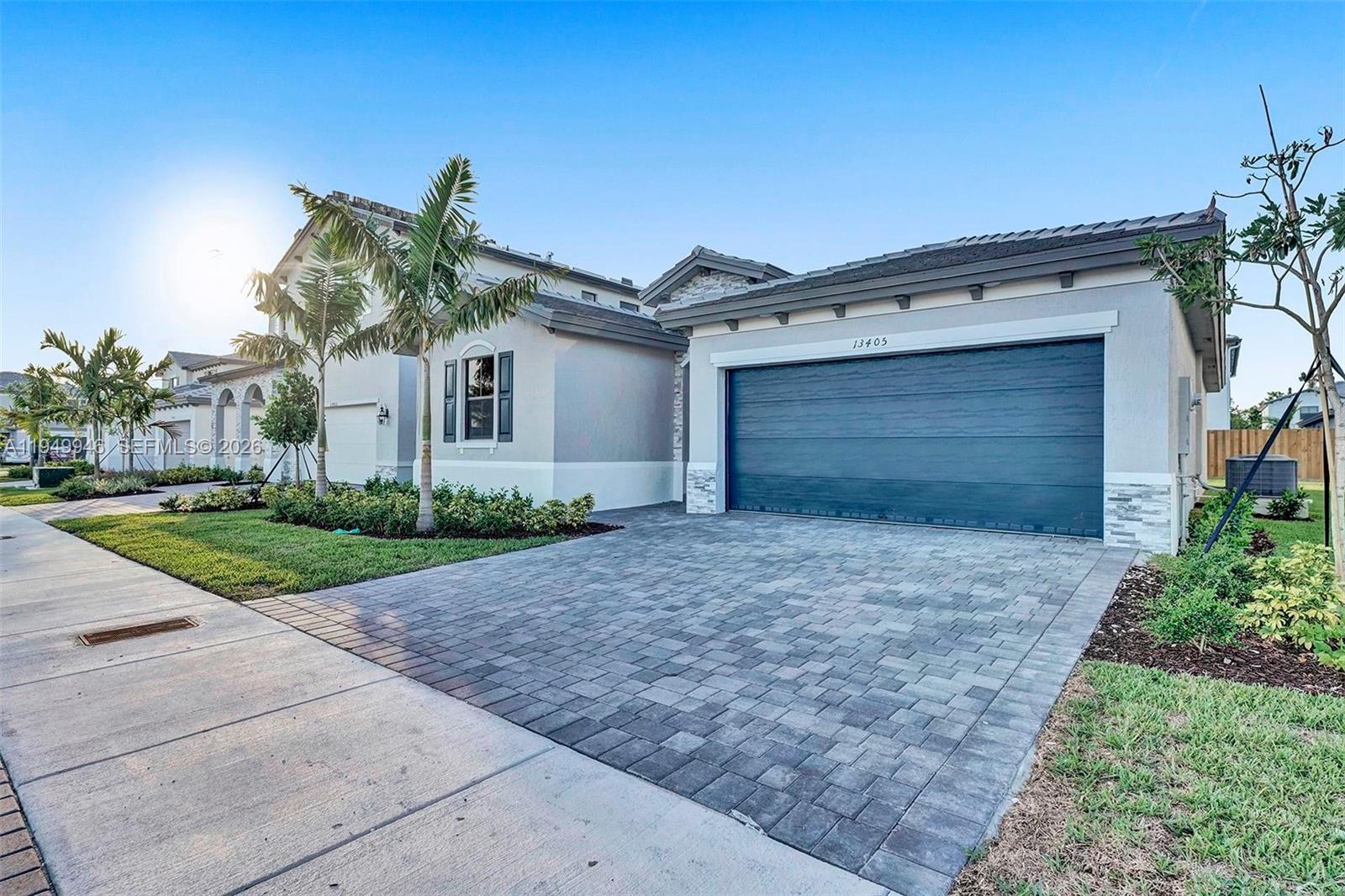 PINE VISTA - Residential