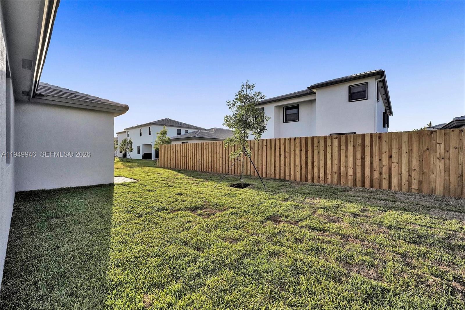 PINE VISTA - Residential