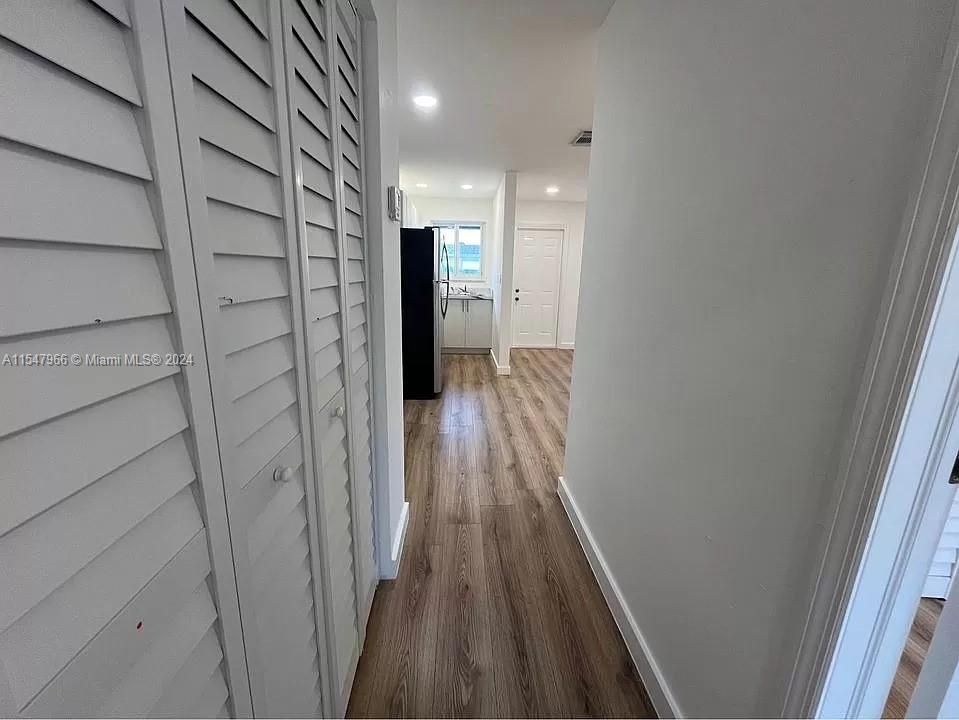 HOLLYWOOD LITTLE RANCHES - Residential Income