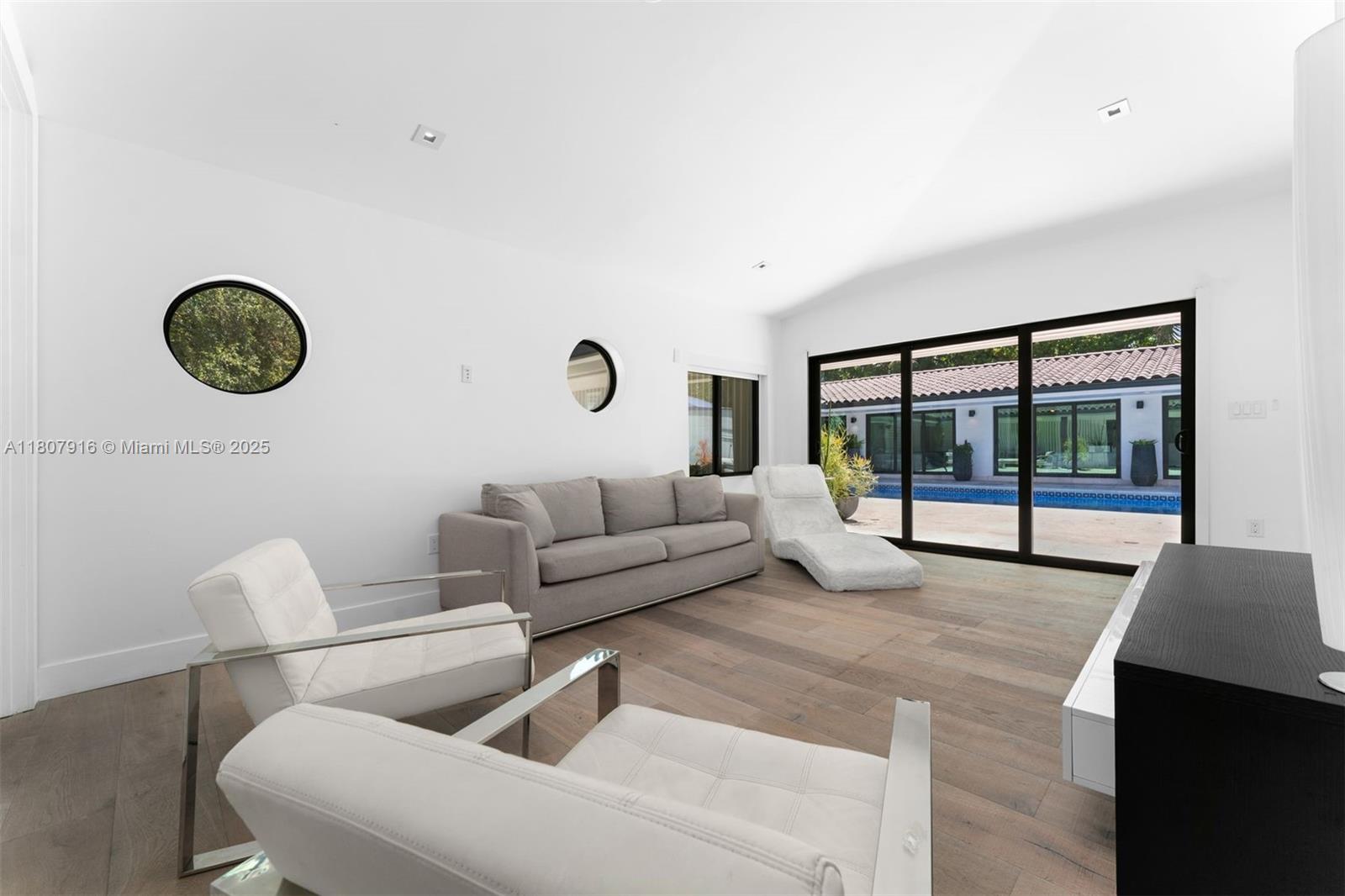 BAY POINT - Residential