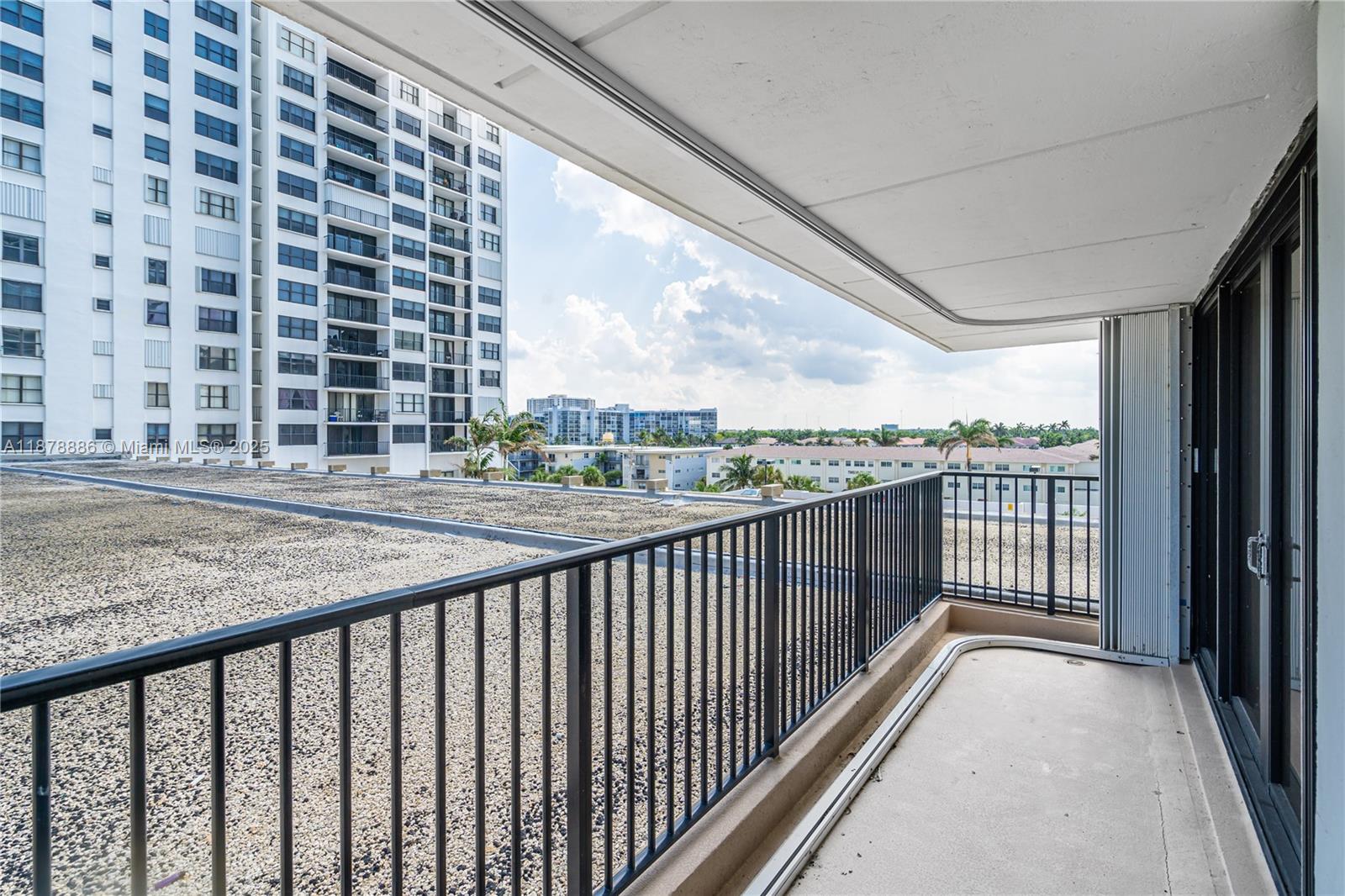 QUADOMAIN TOWER I AND IV - Residential Lease