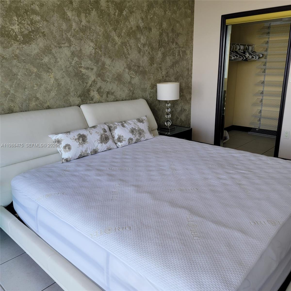 ST TROPEZ OCEAN CONDO - Residential Lease