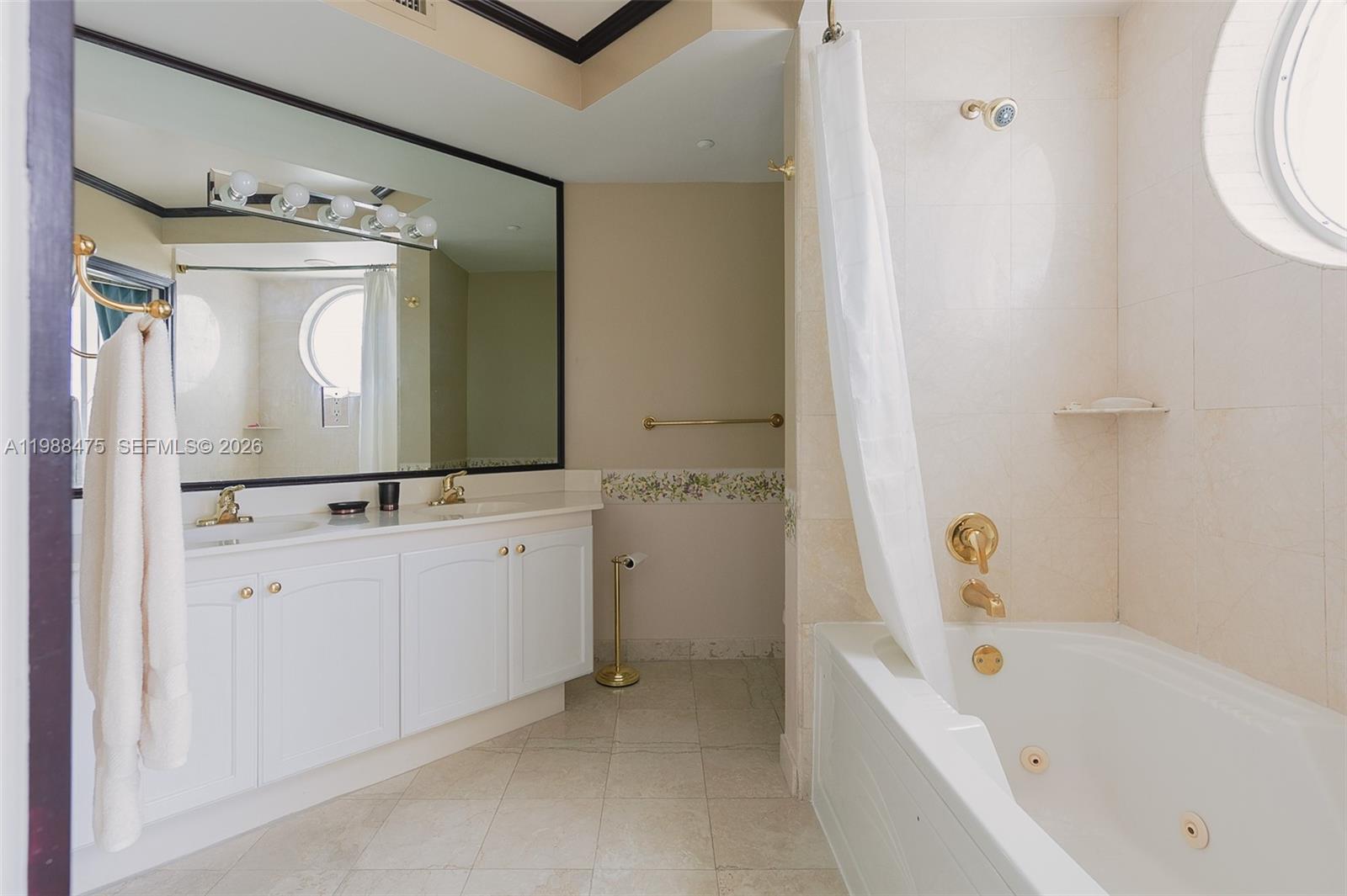 ST TROPEZ OCEAN CONDO - Residential Lease