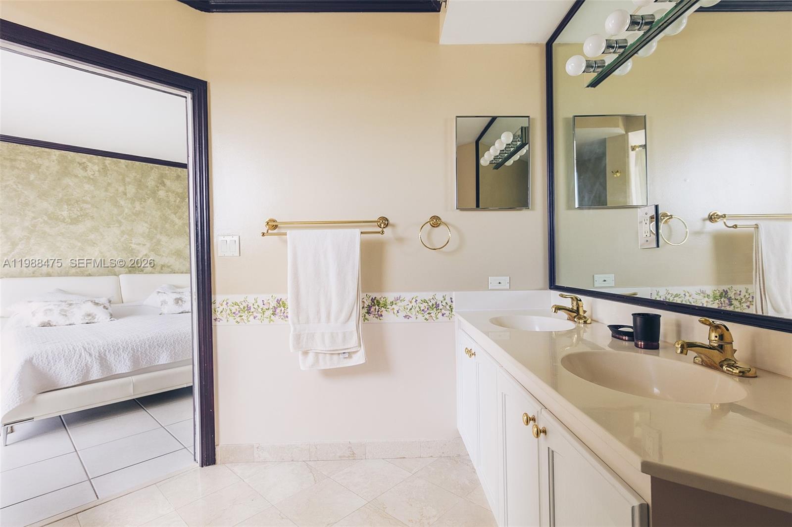 ST TROPEZ OCEAN CONDO - Residential Lease