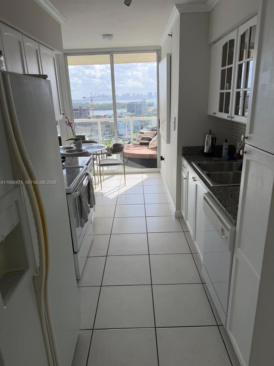 ST TROPEZ OCEAN CONDO - Residential Lease