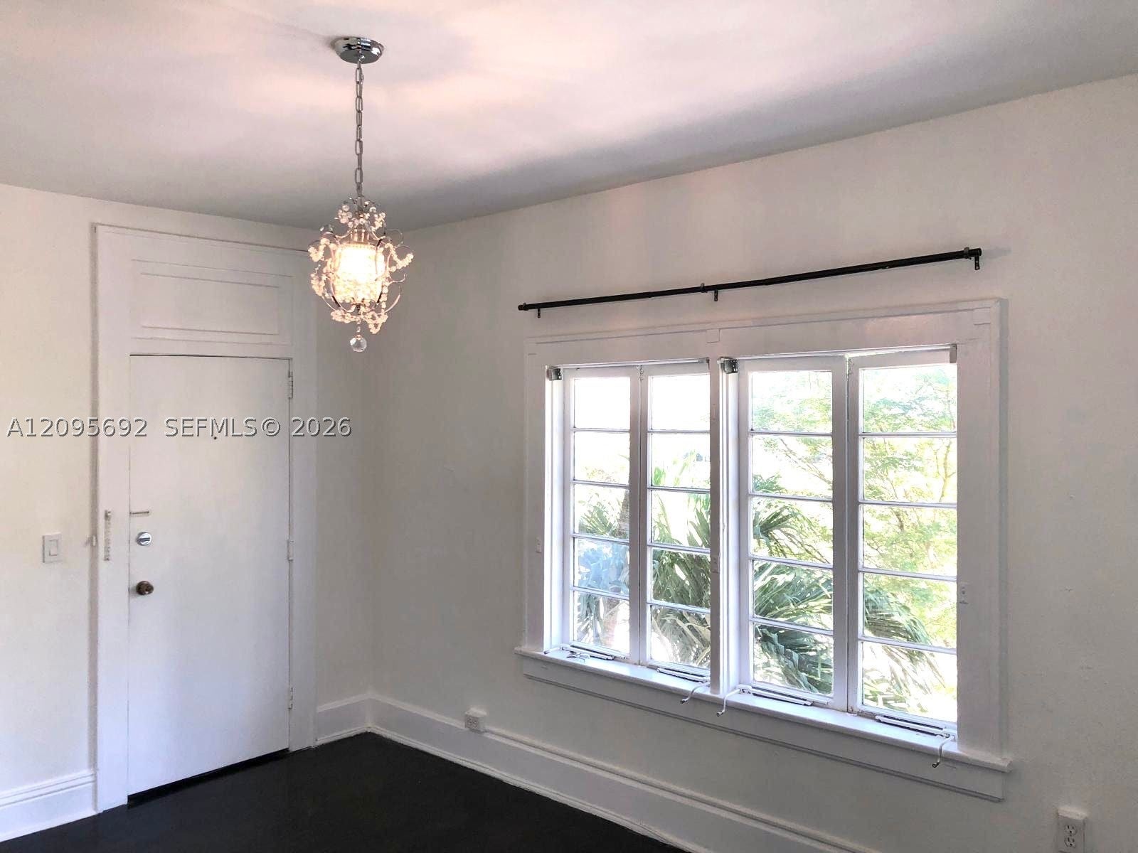 124 Mendoza Ave 8