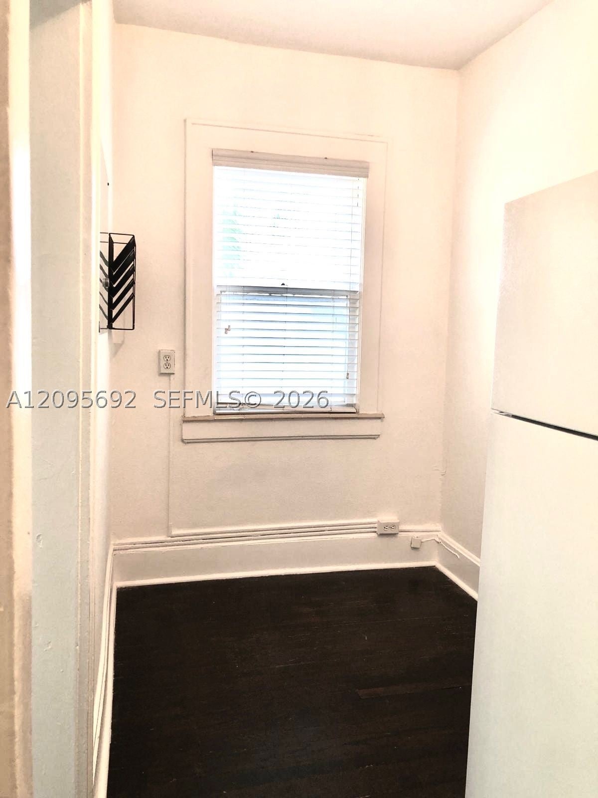124 Mendoza Ave 8