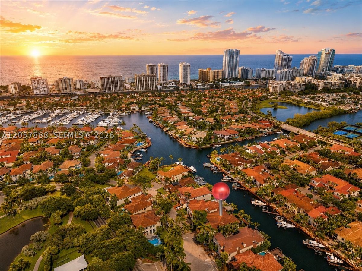 996 Sanibel Dr