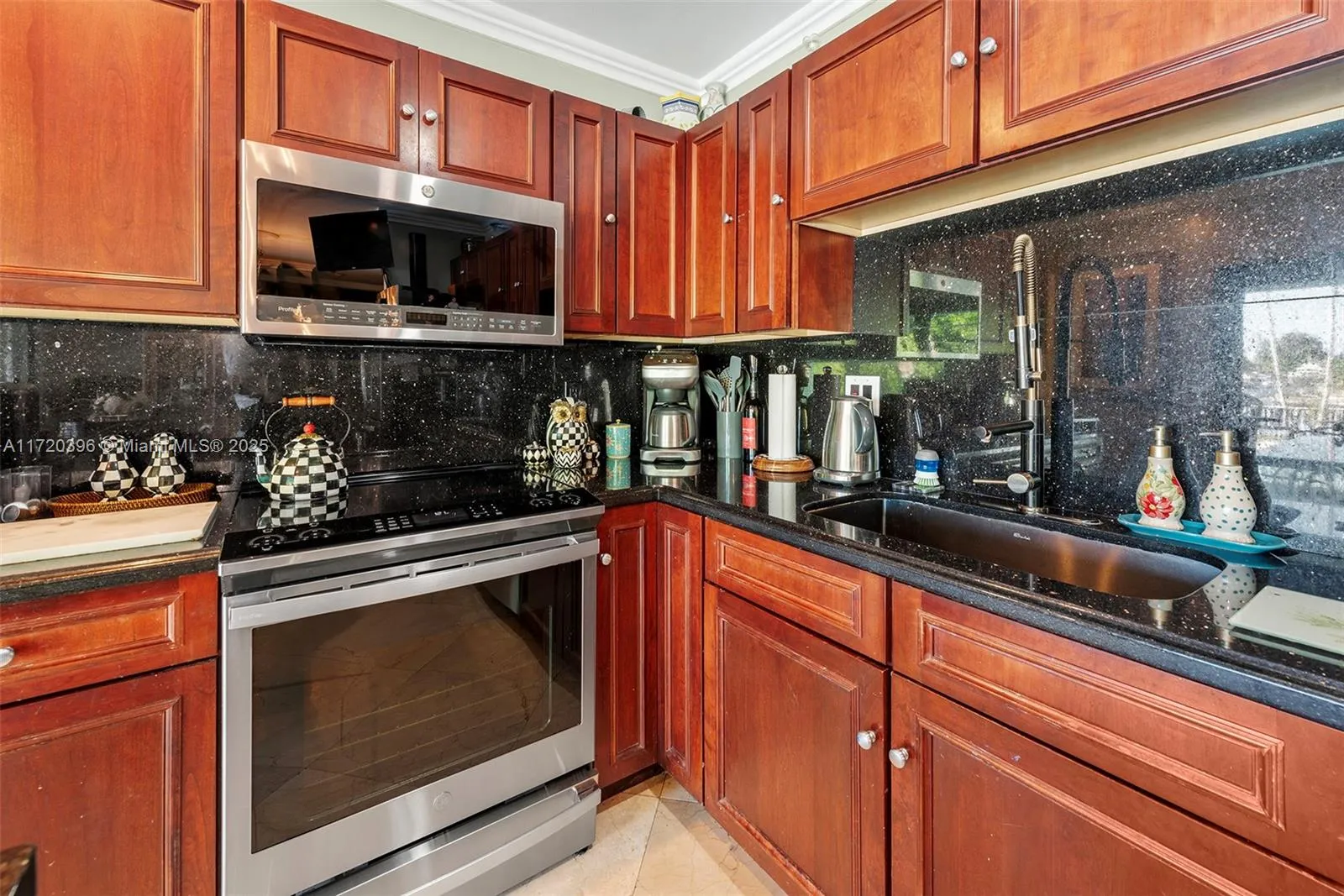 Hallandale Beach, Florida 33009, United States, 3 Bedrooms Bedrooms, ,3 BathroomsBathrooms,Residential,Active,21210