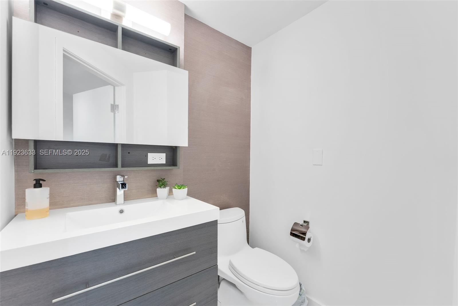 MARINA TOWER CONDO - Residential