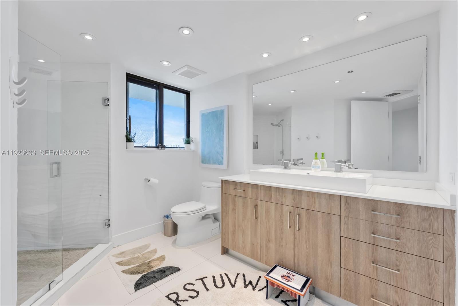 MARINA TOWER CONDO - Residential