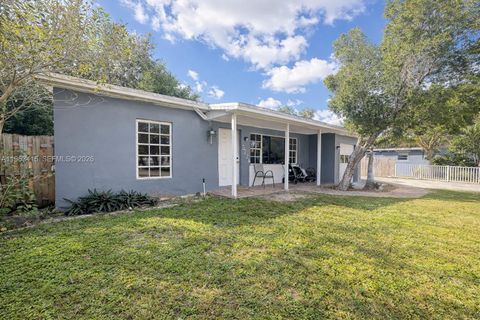 5724 Mckinley St Hollywood FL 33021