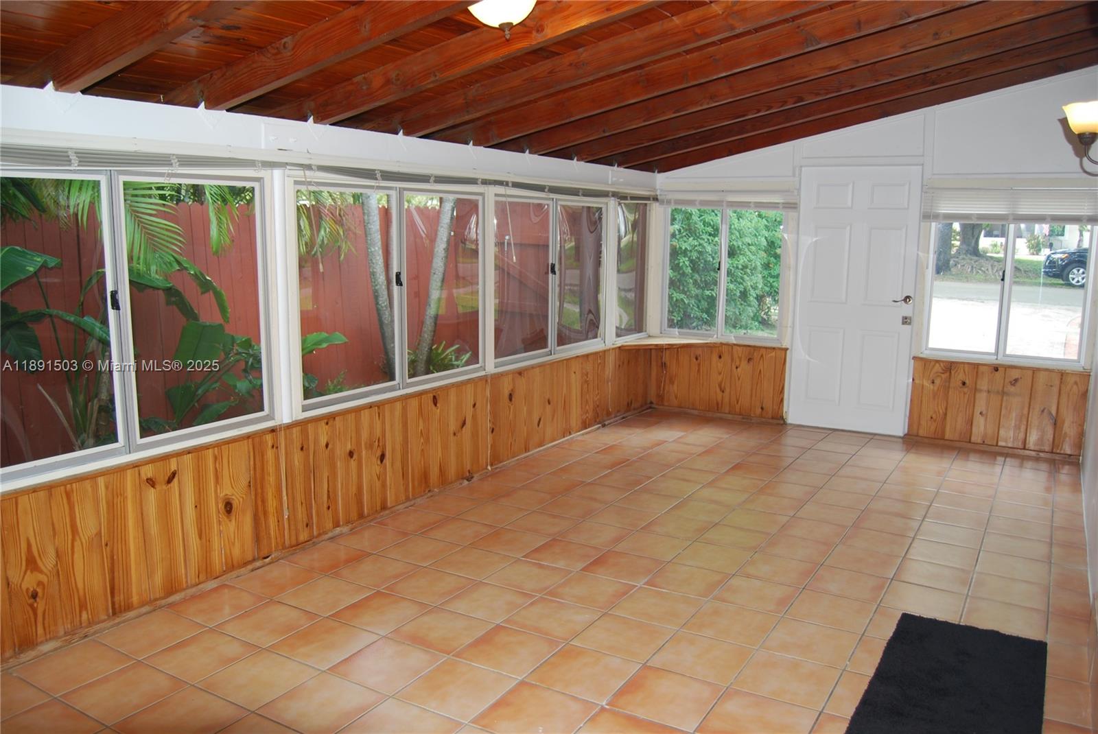 REV PL OF COUNTRY CLUB ES - Residential Lease