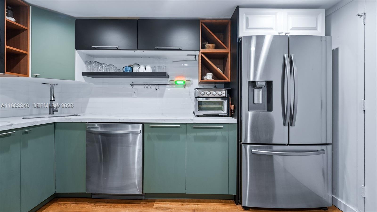 COMMODORE PLAZA CONDO - Residential