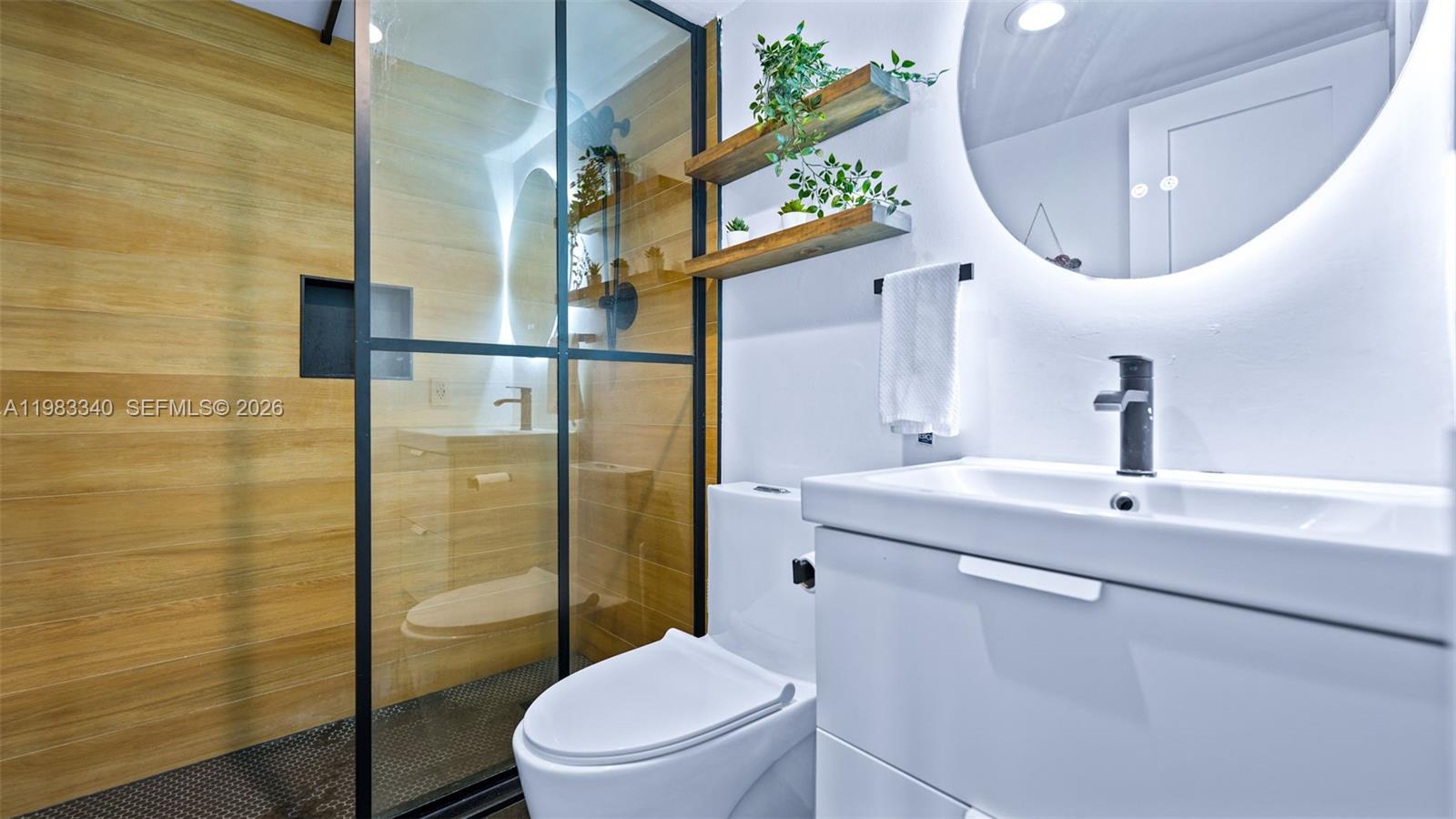 COMMODORE PLAZA CONDO - Residential