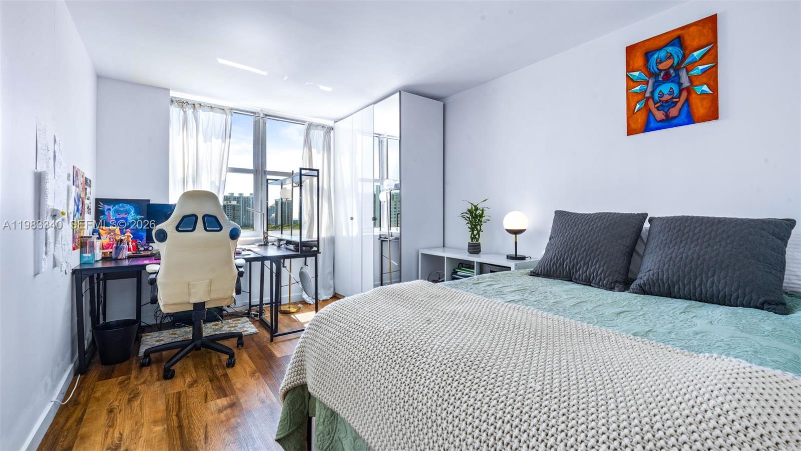 COMMODORE PLAZA CONDO - Residential