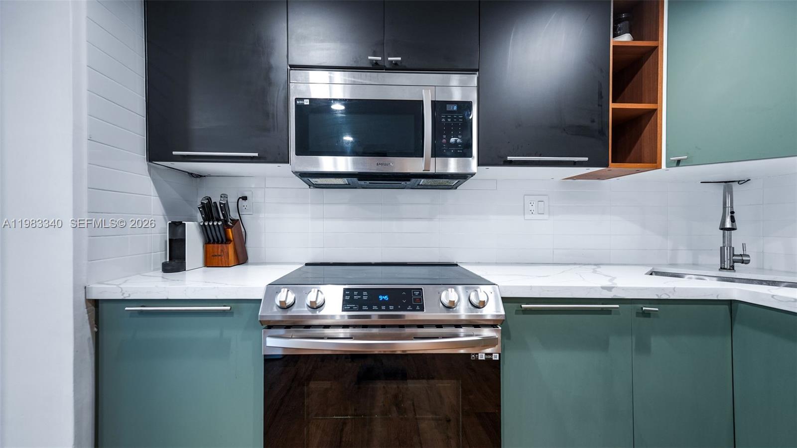 COMMODORE PLAZA CONDO - Residential