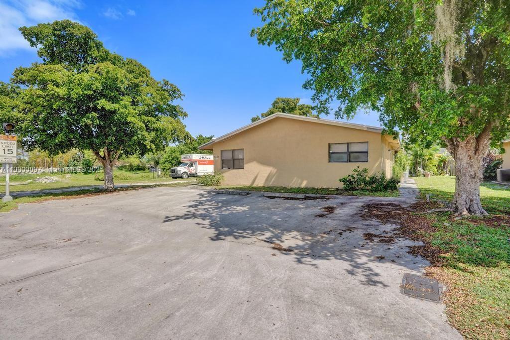 NORTH WEST LAUDERDALE - Residential Income