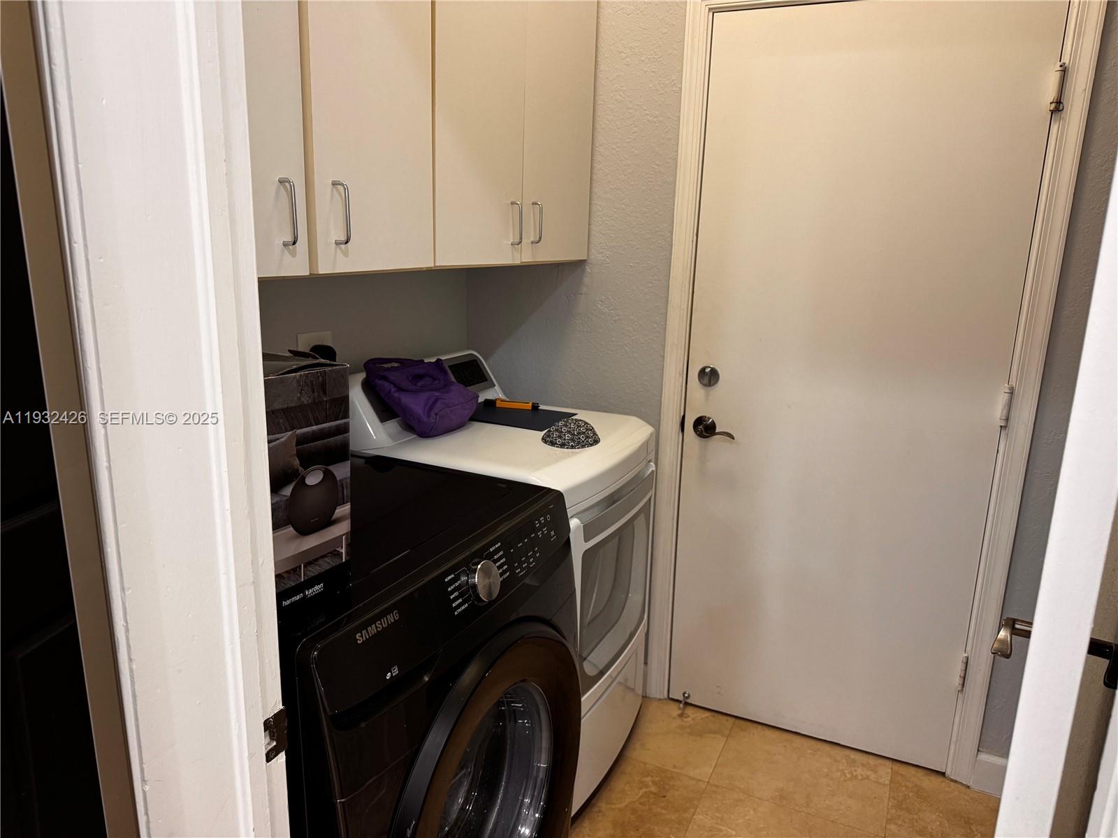 THREE ISLANDS 3RD SECTION - Residential Lease