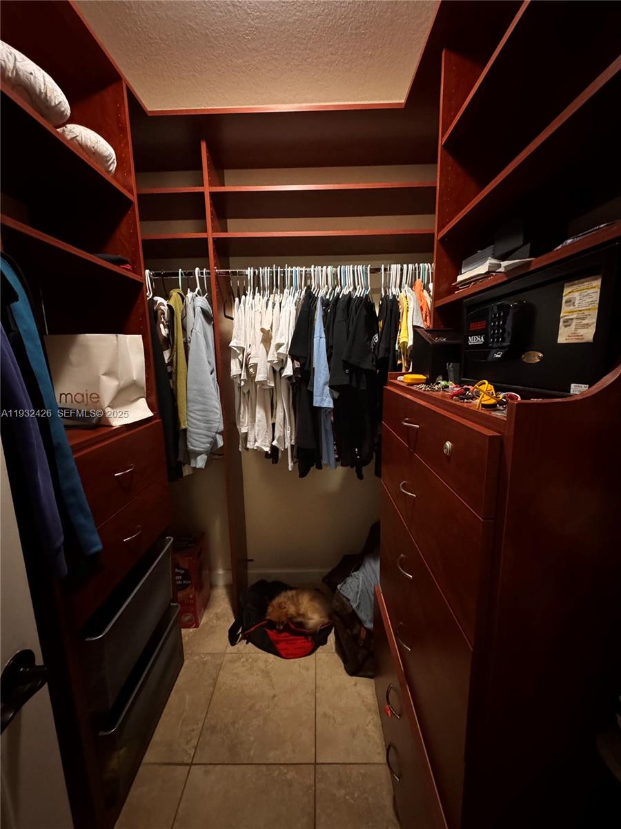 THREE ISLANDS 3RD SECTION - Residential Lease