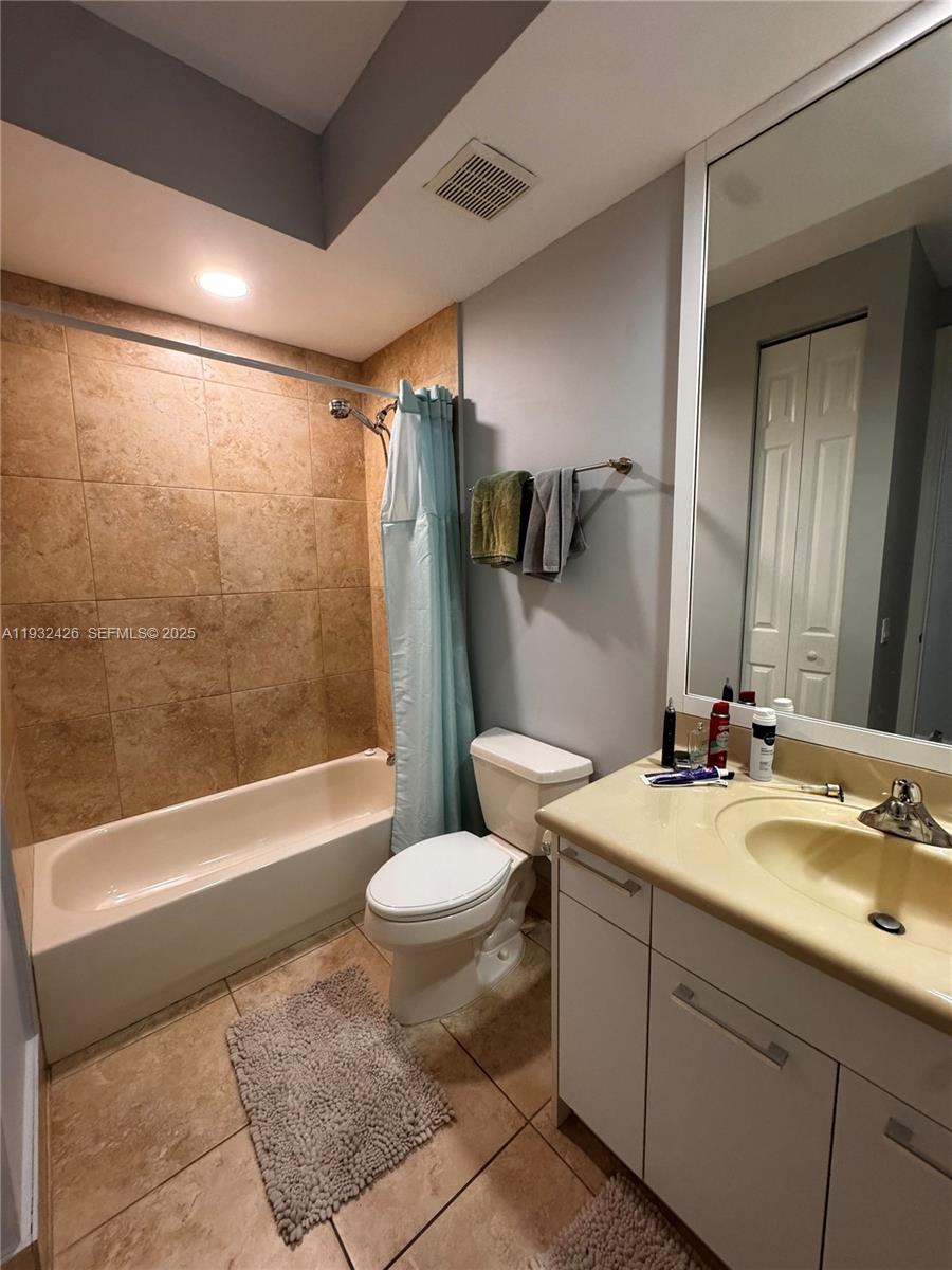 THREE ISLANDS 3RD SECTION - Residential Lease