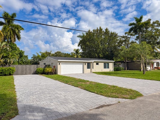 416 BAYBERRY DR, PLANTATION, FL 33317 - Image 27429e4a9e628228c2c192353f6efedc/3071913975