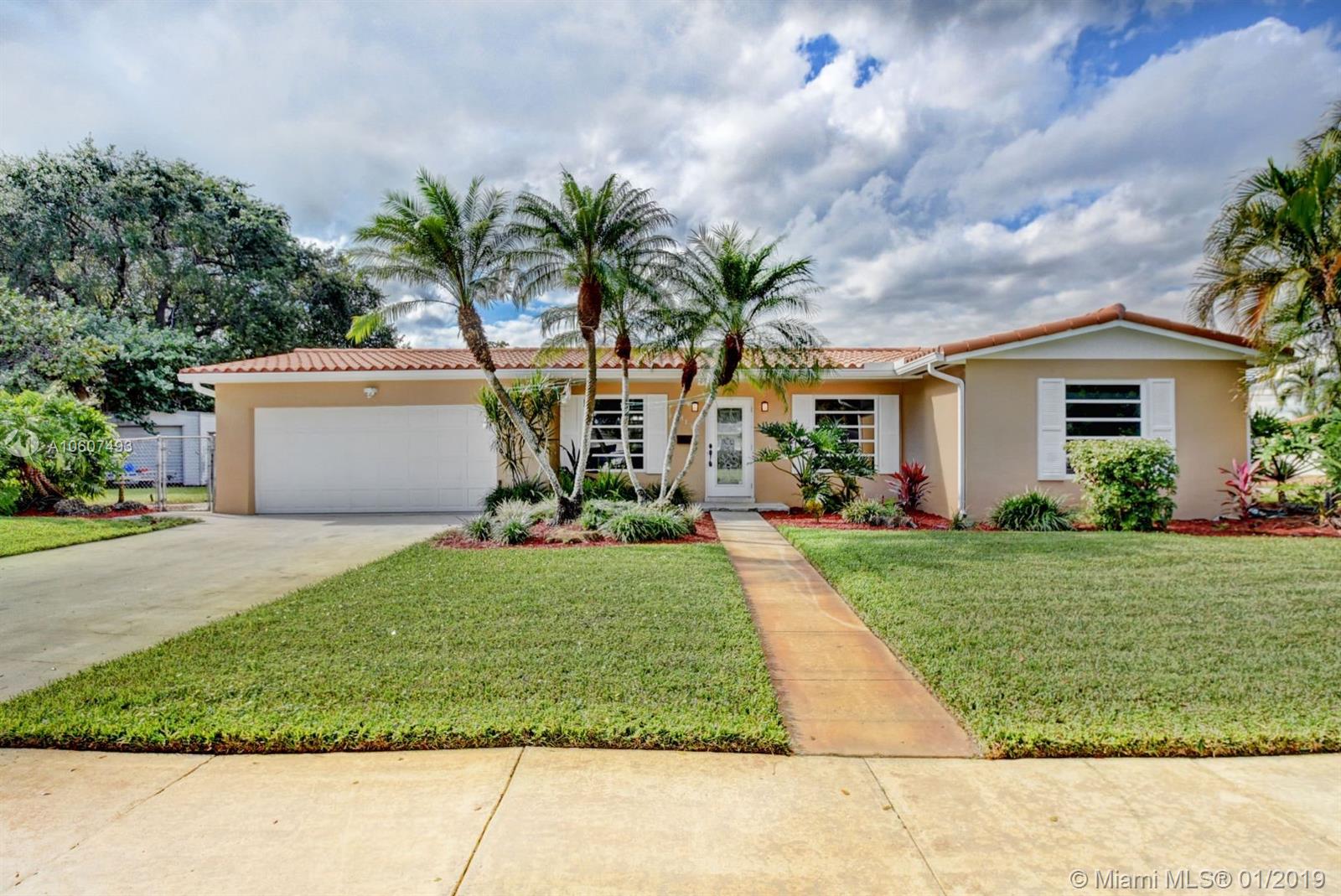 MOVE RIGHT IN !! THIS HOME SITS ON AN OVERSIZED LOT ON THE CORNER OF A CUL DE SAC IN THE HEART OF HIGHLY SOUGHT AFTER PALM SPRINGS NORTH. BRING YOUR BOAT OR TRAILER AND PARK IT IN THE FENCED IN AREA. LOVELY POOL, NEW ROOF AND AC. GREAT SCHOOL RIGHT DOWN THE STREET.