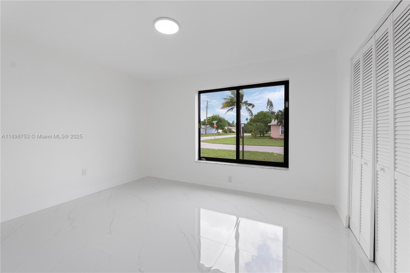 KNOLLS 1ST SECTION - Residential