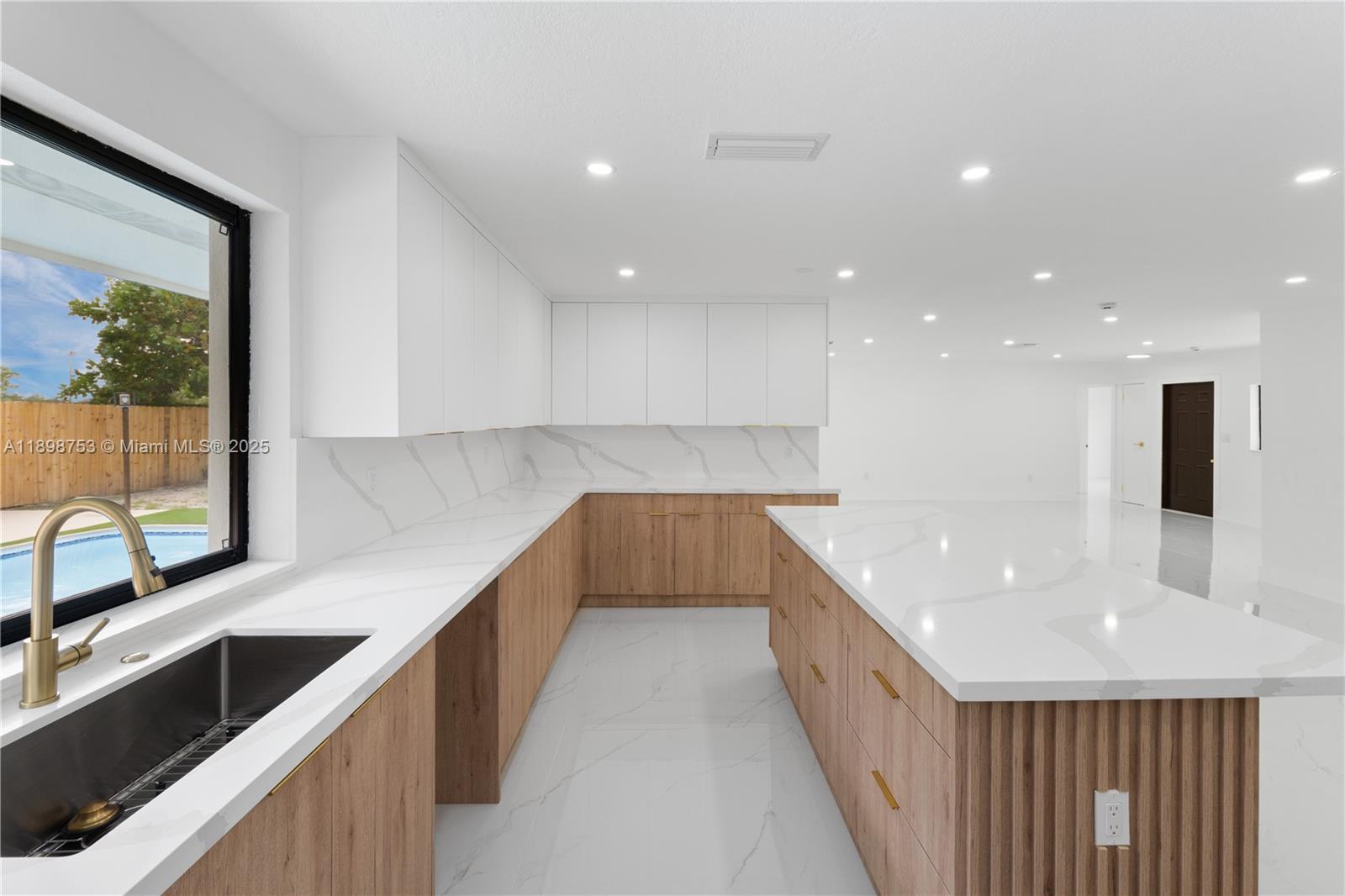 KNOLLS 1ST SECTION - Residential