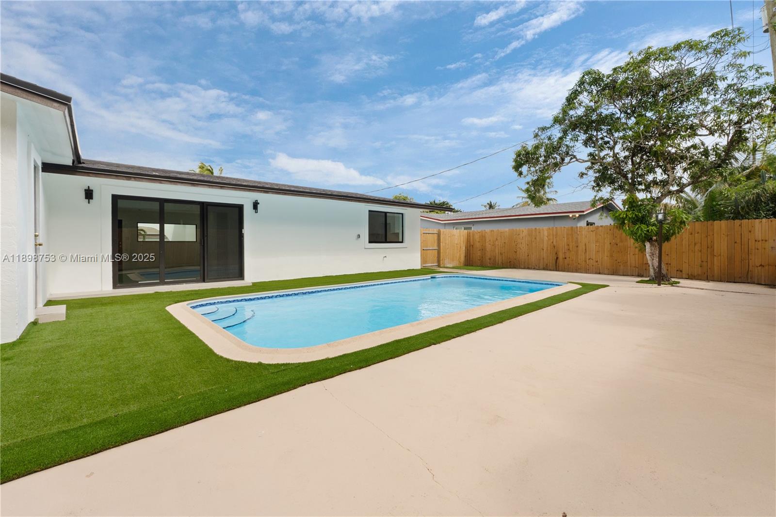 KNOLLS 1ST SECTION - Residential