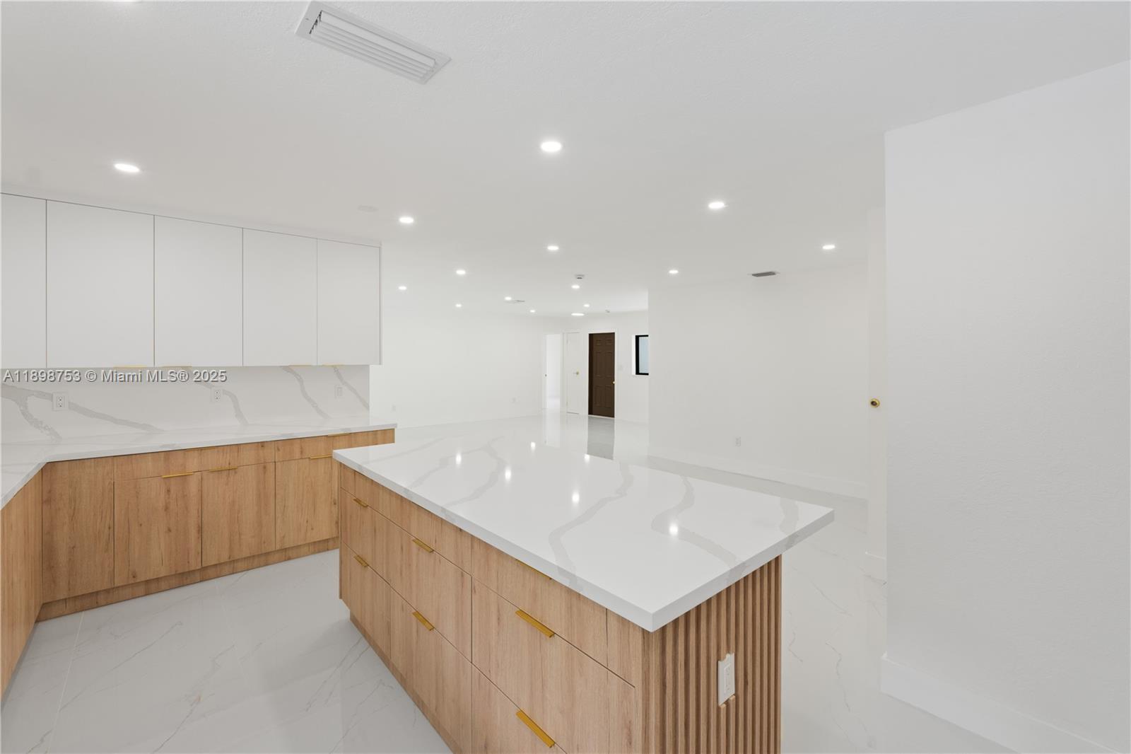 KNOLLS 1ST SECTION - Residential