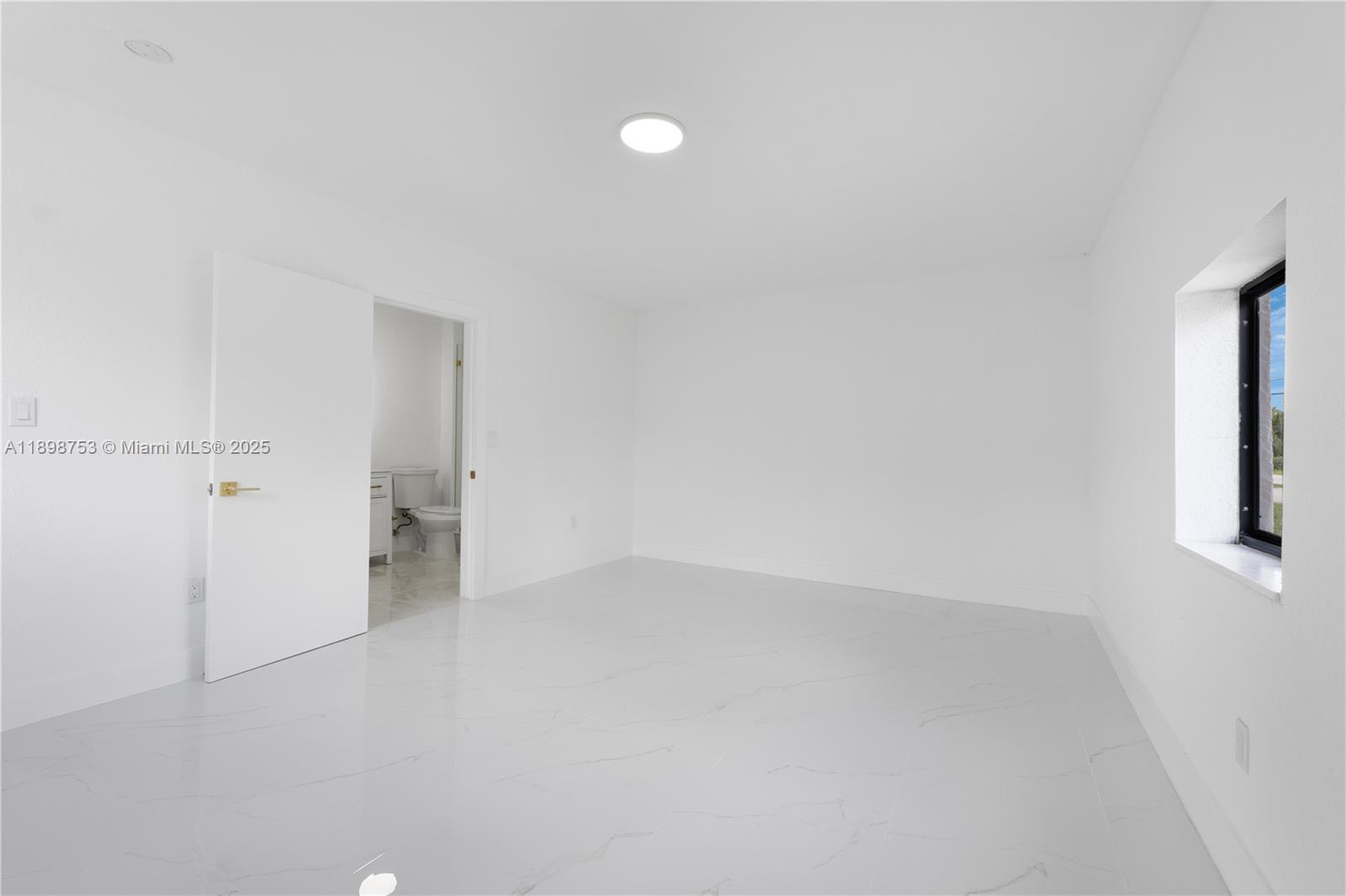 KNOLLS 1ST SECTION - Residential