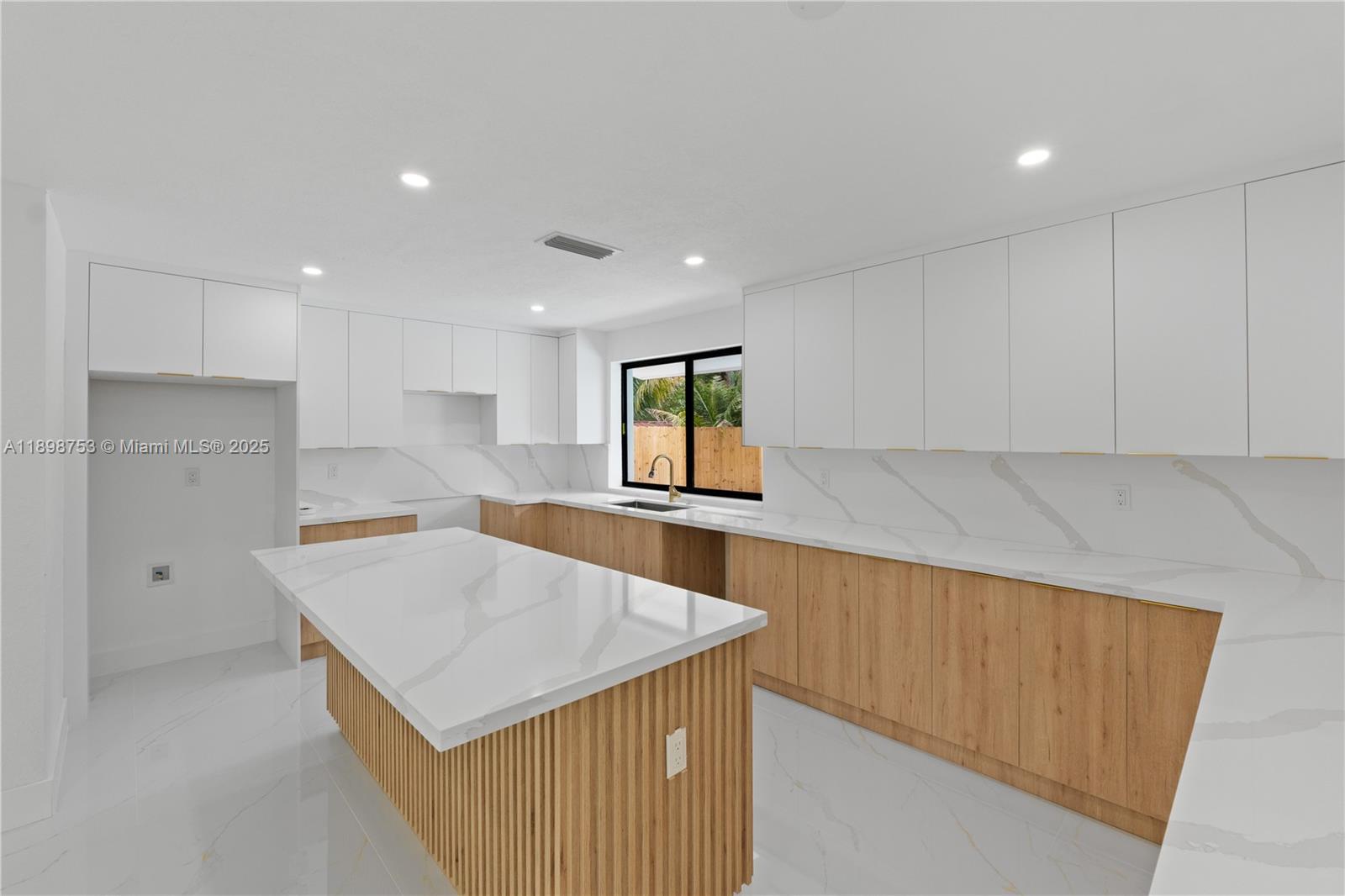 KNOLLS 1ST SECTION - Residential