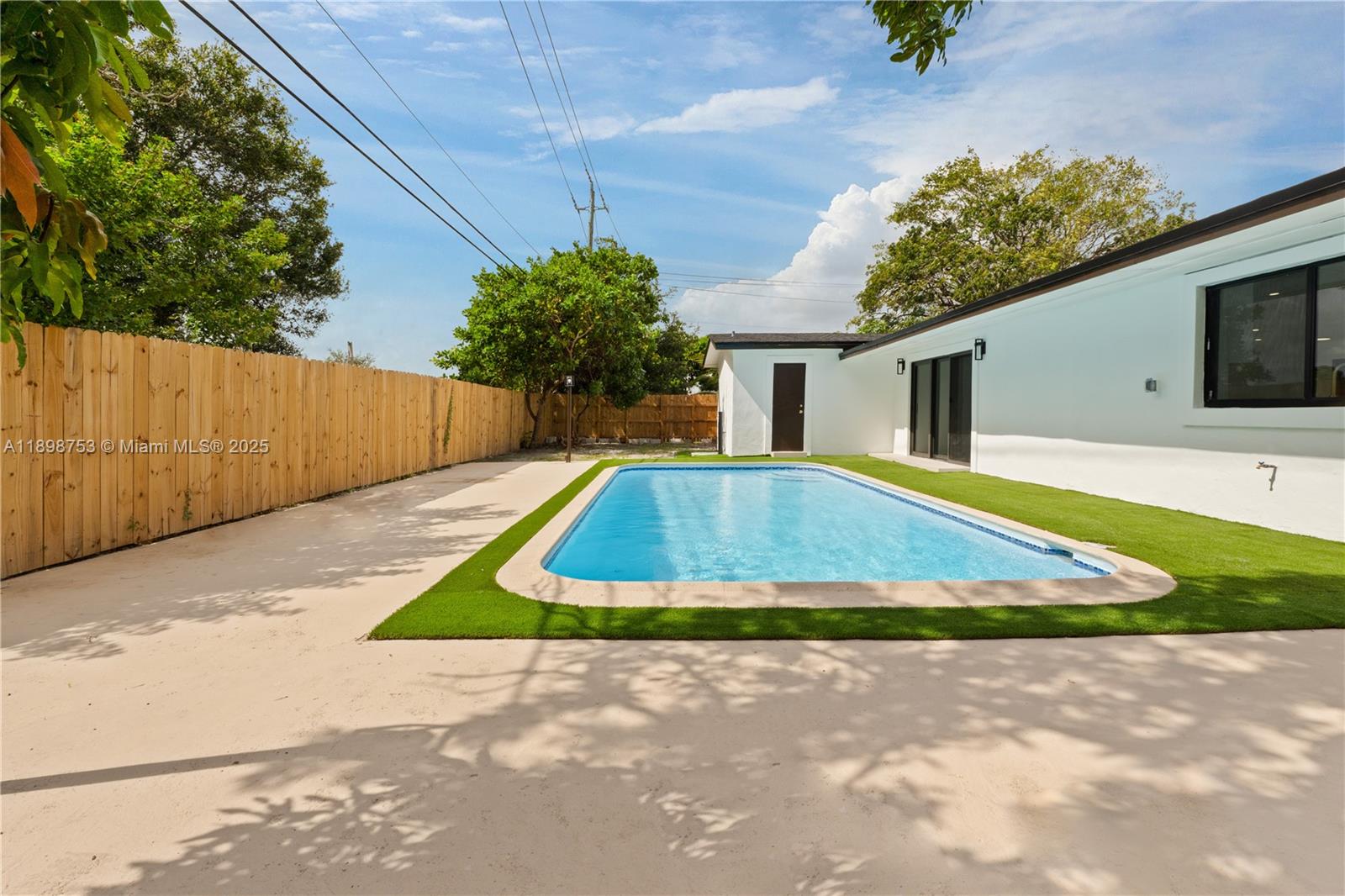 KNOLLS 1ST SECTION - Residential