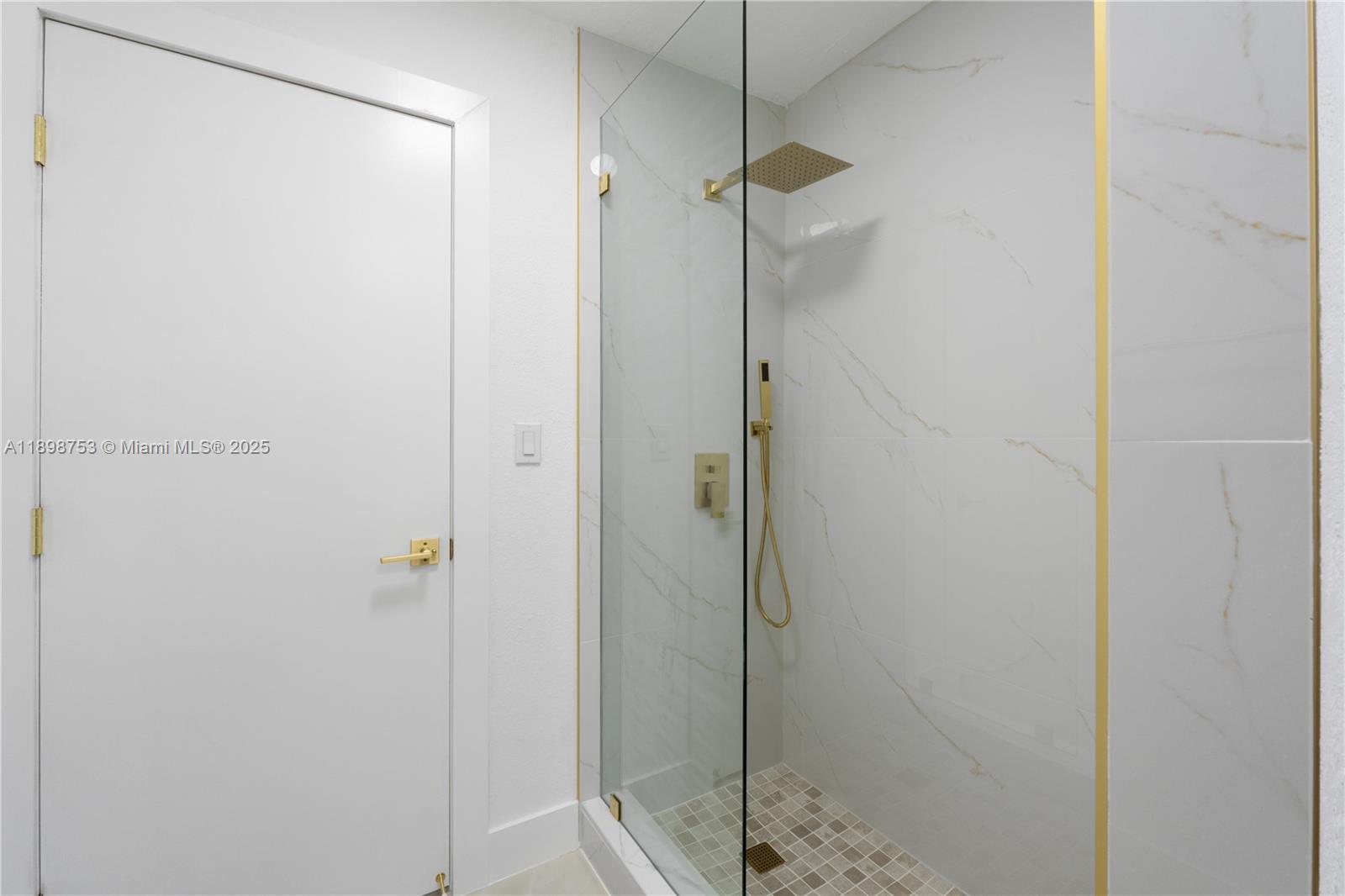 KNOLLS 1ST SECTION - Residential