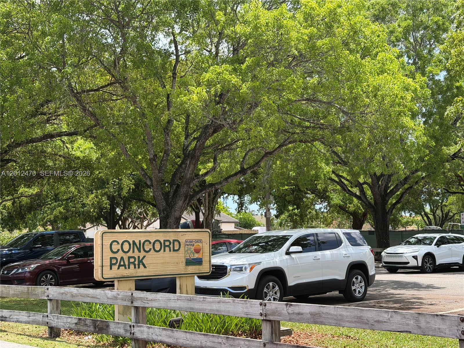 LOS PASEOS - Residential Lease