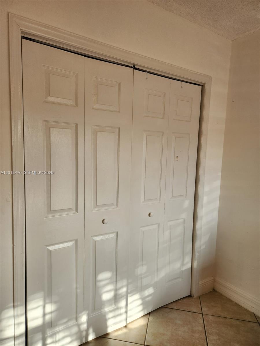 LOS PASEOS - Residential Lease
