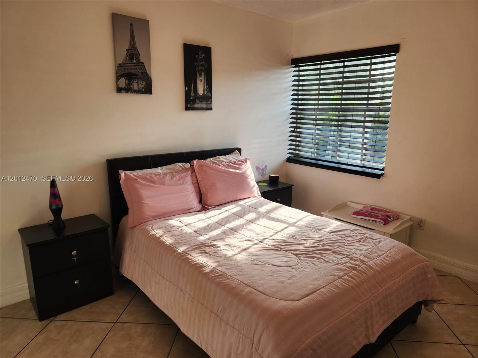 LOS PASEOS - Residential Lease