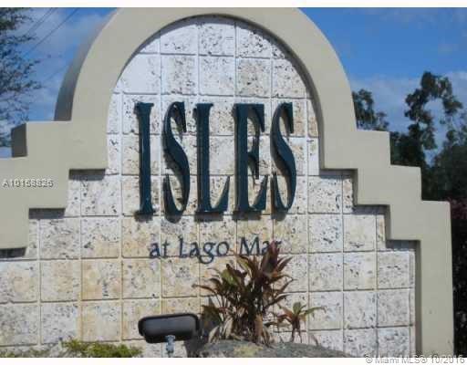 GREAT LOCATION CLOSE TO SAWGRASS MALL HIGHWAYS 595 AND 75, BEAUTIFUL COMMUNITY, BEAUTIFUL VIEW, RECENTLY RENOVATED COMMUNITY