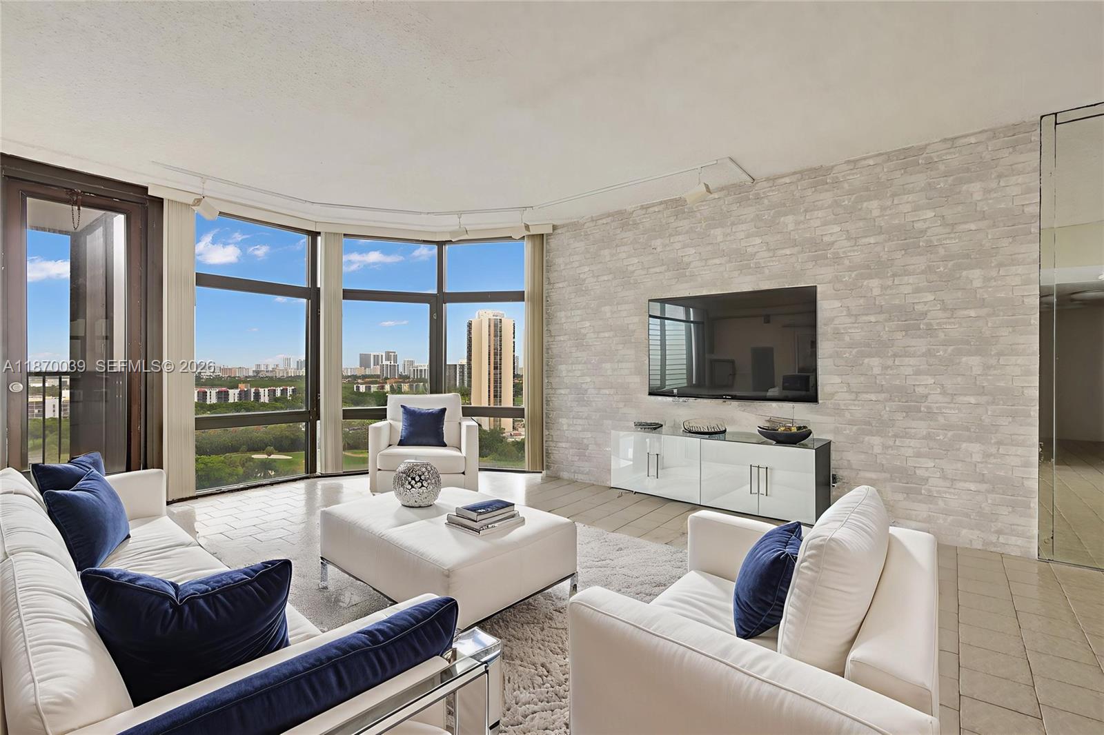 BONAVIDA CONDO - Residential