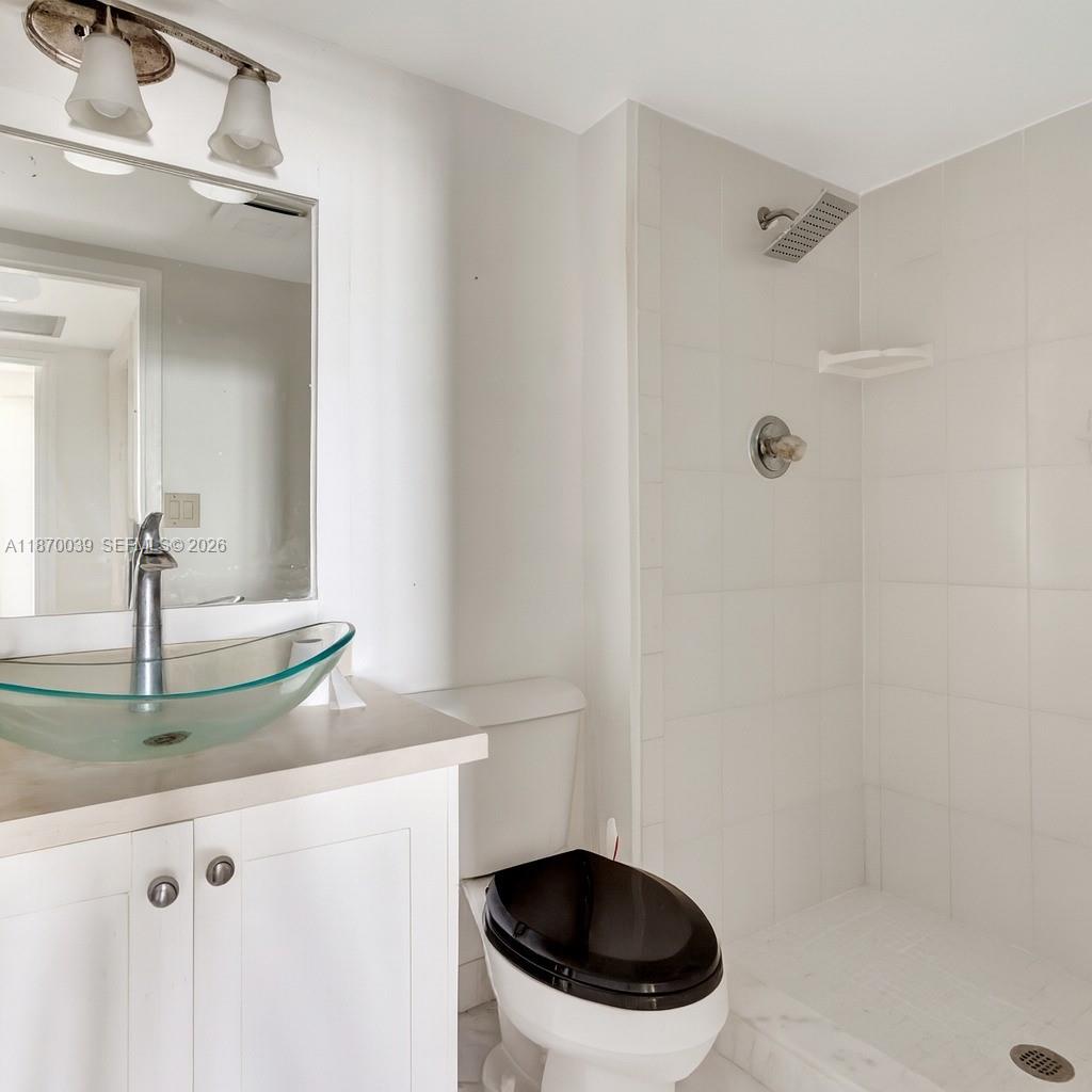 BONAVIDA CONDO - Residential