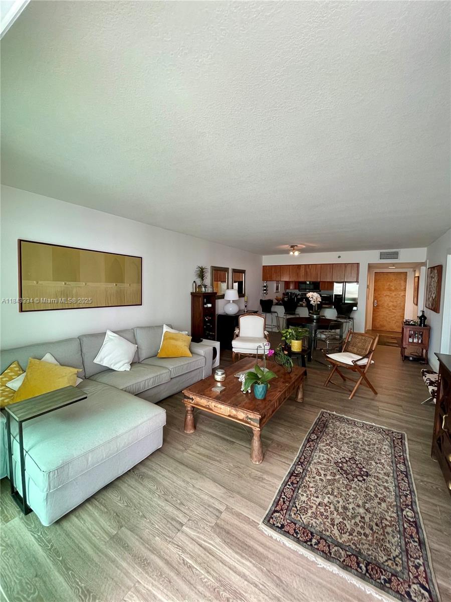 1200 Brickell Bay Dr 2907