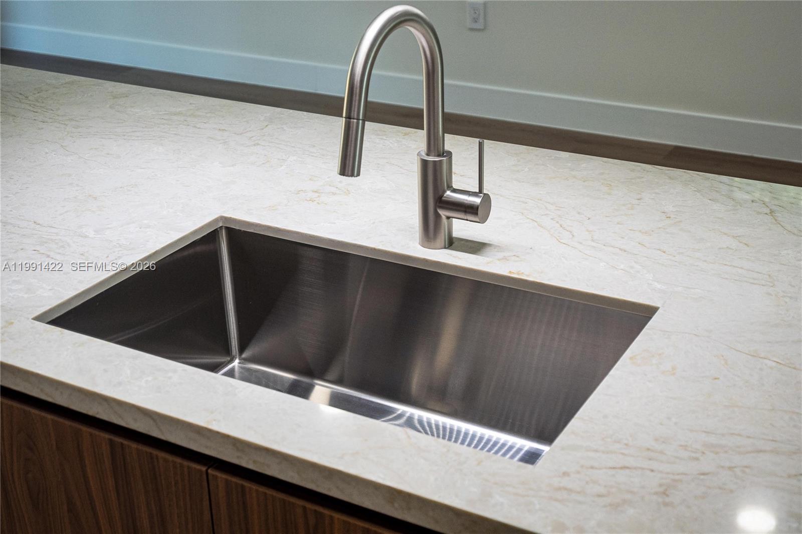 281 PRIME CONDO - Residential