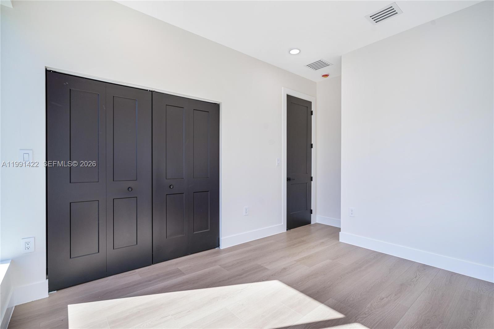 281 PRIME CONDO - Residential